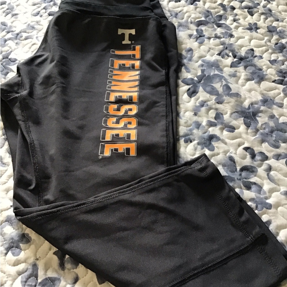 Women’s size large capris leggings Tennessee